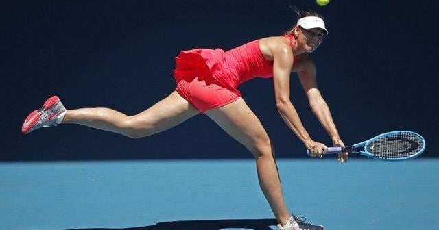 Maria Sharapova and Bryan Brothers enter tennis hall, with surprise appearance by Serena Williams