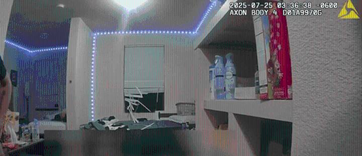 VIDEO: Officers investigate shooting on UNM campus that left 14