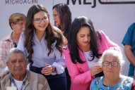 Gladyz Butanda y DIF Michoacán entregan aparatos auditivos a adultos mayores