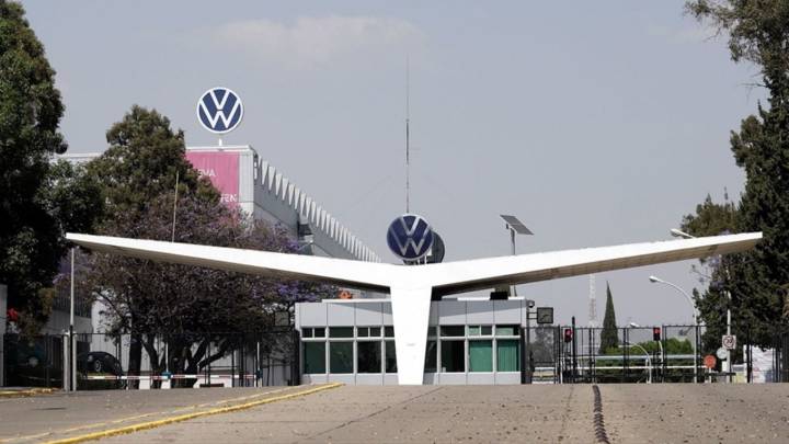 Volkswagen y sindicato logran acuerdo salarial del 4%, se suspende huelga