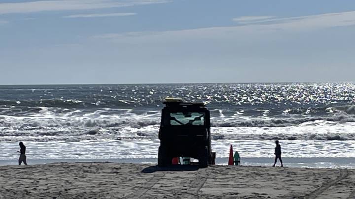 Teen dies after being pulled from Hampton Beach surf