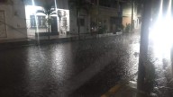 Nubarrones cargados de agua y rachas de viento soplan sobre Mazatlán este miércoles