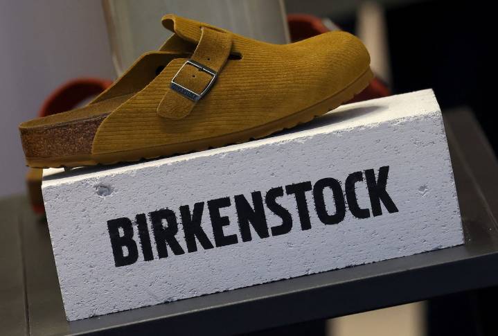 Birkenstock sube con fuerza en Bolsa gracias a sus zuecos de moda y el aumento de los precios de sus sandalias