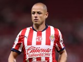 Chicharito regresa y espera la decisión de Chivas