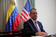 Diplomático de EEUU cree que todo el mundo espera la caída de Maduro pero no es el momento