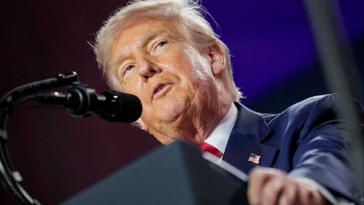 Trump Says He Will Seek Extension of Federal Takeover of DC Police