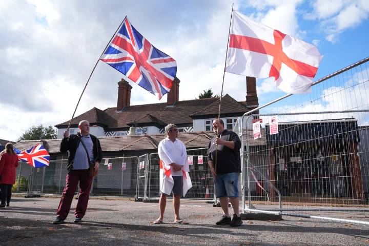 Ministers faced with fresh protests and legal battles after asylum hotel ruling