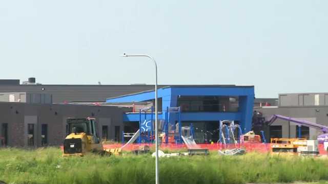 Elkhorn parents raise concerns after elementary schools accused of violating city code