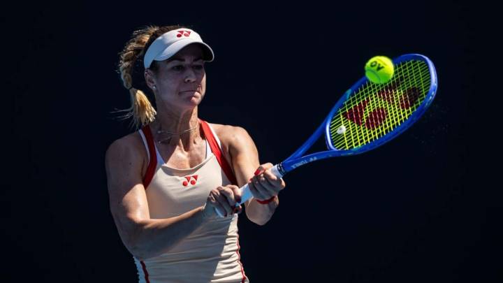 Hungary's Anna Bondar stuns No. 12 Elina Svitolina in straight sets