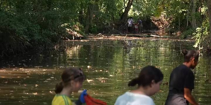 Volunteers help keep Springfield’s Fassnight Creek clean
