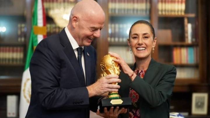Infantino Entrega Primer Boleto para el Mundial 2026 a Claudia Sheinbaum en Palacio Nacional