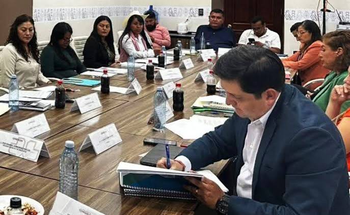 Regidor del PRI rinde informe en Ixmiquilpan