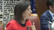 Robles responde al PP y defiende la actuación de las Fuerzas Armadas en los incendios con 50 minutos de vídeos: "Mientras ustedes se cansaban..."