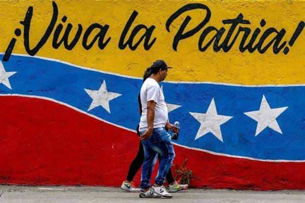 Alerta EU a sus ciudadanos de no viajar a Venezuela