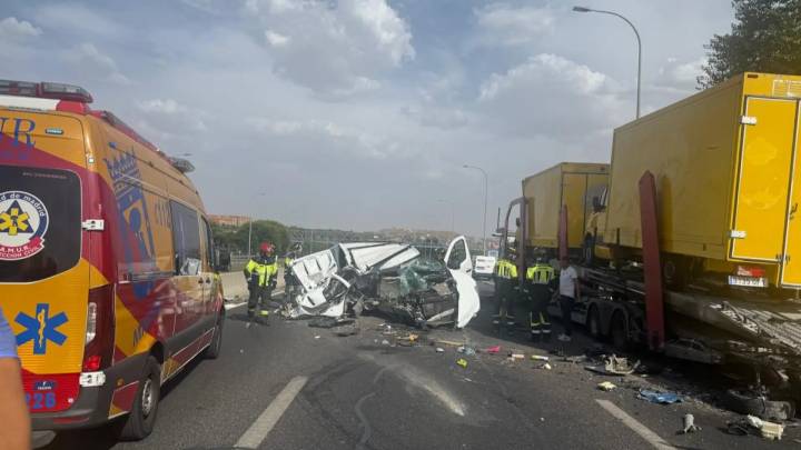Cortada la A3 a la salida de Madrid por un accidente de tráfico con varios vehículos implicados