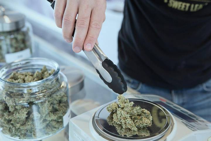Oklahoma Pushes Recreational Marijuana as Texas Bans THC