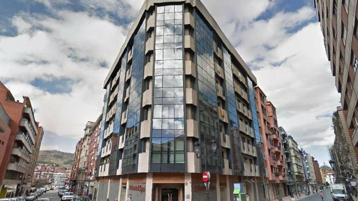 Las gangas que la Seguridad Social subasta en Asturias: un piso en la céntrica calle Matemático Pedrayes de Oviedo por menos de 30.000 euros