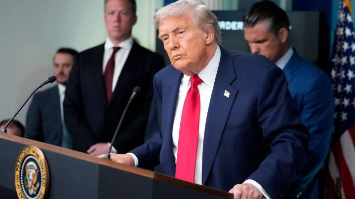 Trump suggests he'll know if Putin wants a peace deal with Ukraine soon into their meeting