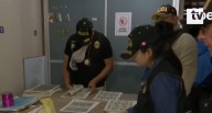 Cercado de Lima: Decomisan más de un millón de dólares falsificados | VIDEO Policías del Grupo Terna irrumpieron vivienda donde se elaboraban dólares falsificados.