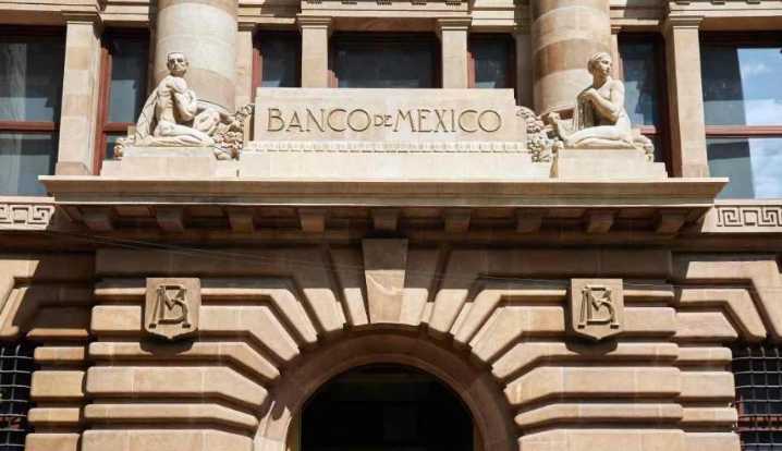 Banxico mejora expectativa del crecimiento de la economía para 2025; no caerá el PIB