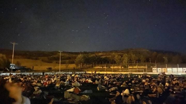 Física Society logra un ‘hito regional’ al congregar a 300 personas en total para ver las ‘Perseidas’ en tres días consecutivos