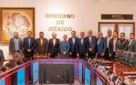 Sheinbaum anuncia plan para mitigar el impacto del cierre fronterizo al ganado mexicano
