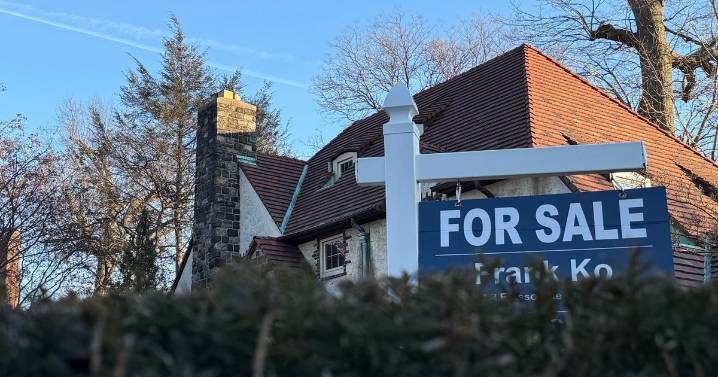 More homesellers are pulling their properties off the market. Here's why.