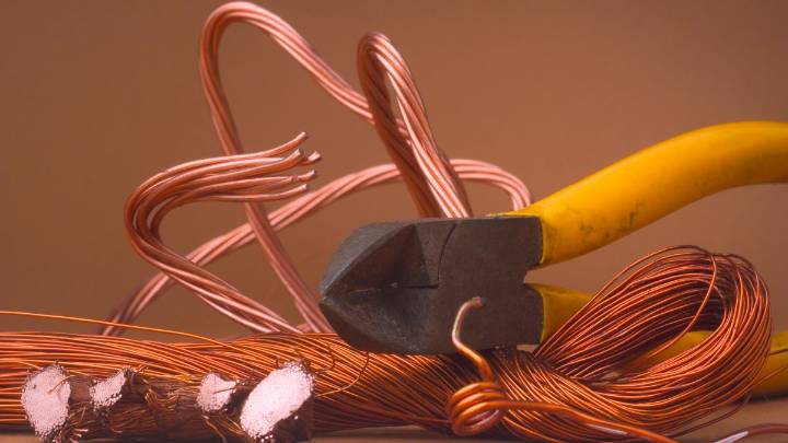 Copper wire theft temporarily cripples 911 service in Arcadia