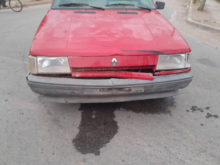 Choque entre auto y moto deja a un motociclista trasladado al hospital en Chepes