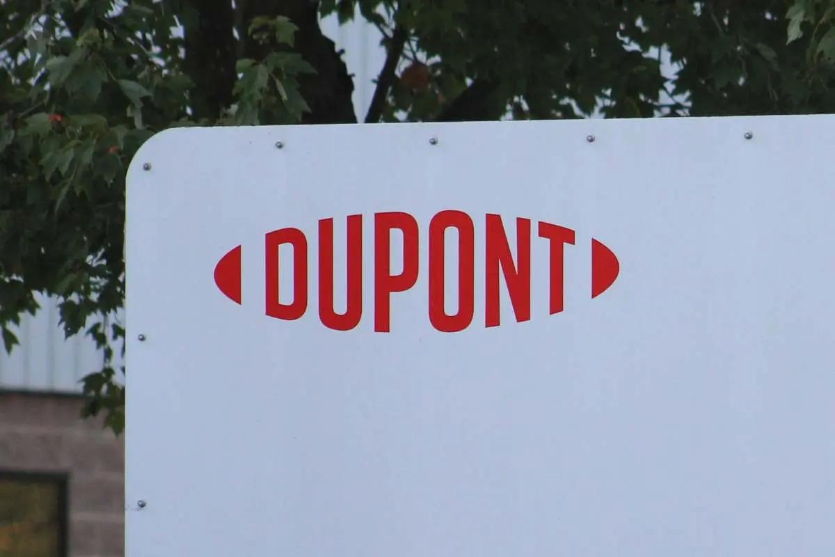 Amid PFAS settlement, DuPont forecasts strong sales, soft tariff hit