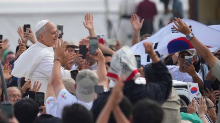 Pope to youths: You are the sign a different world is possible
