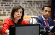 Robles acusa a Feijóo de intentar “hacerse una foto” a costa del Ejército con los incendios