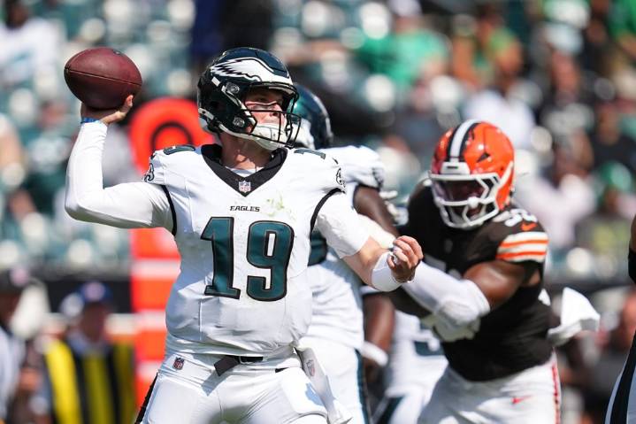 Eagles bring back McCord, cut McCollum and Keegan