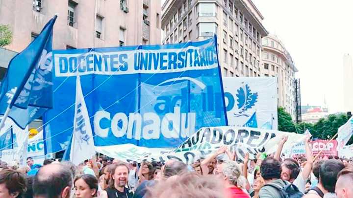 CONADU inicia un plan de lucha con protestas de 48 horas semanales hasta septiembre