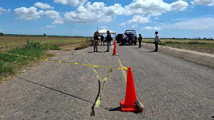 Choque de motocicletas deja un muerto en Navolato
