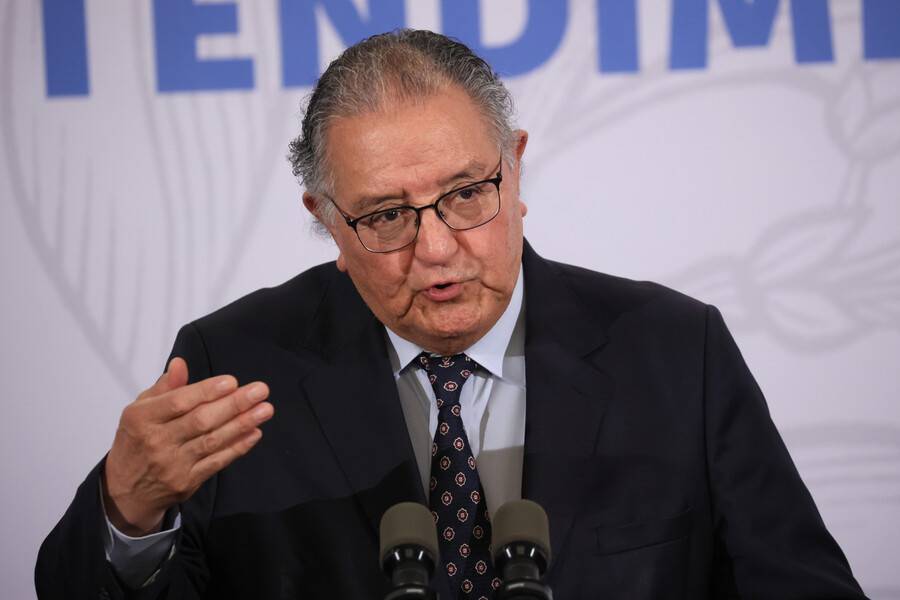 Huenchumilla por eventual lista única parlamentaria: “Estamos cerca”