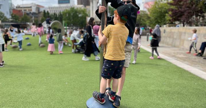 'I took my kids to play in Piccadilly Gardens, what I saw left me fuming'