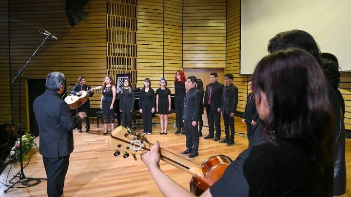 ¡Haz realidad tu sueño de tocar un instrumento musical! La EMET abre su convocatoria 2025