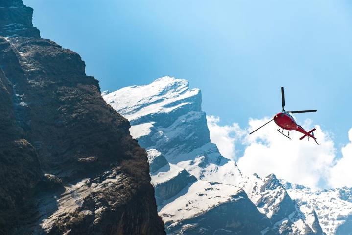 Kyrgyzstan halts rescue for climber Natasha Nagovitsina on Victory Peak after Luca Sinigaglia death