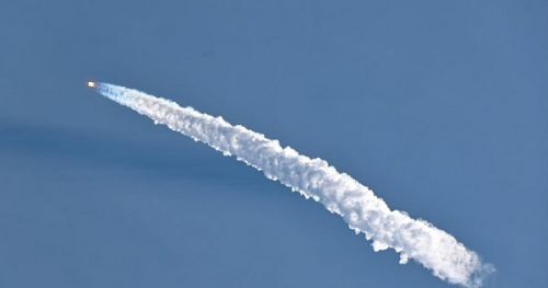 China lanza grupo de satélites de Internet