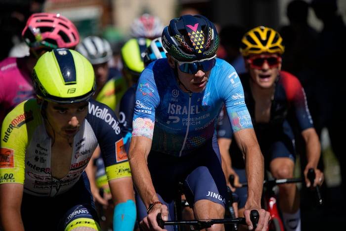 Cyclist Chris Froome 'stable' but having surgery after training crash in France
