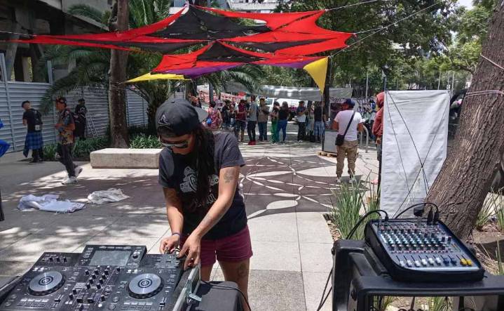 Así es el nuevo espacio 420 de Plaza Tlaxcoaque; "está bien aquí, no hay vecinos ni alguien a quien pudiéramos molestar", dice colectiva