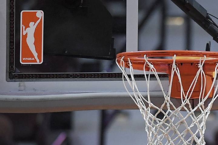 Tercer hombre es arrestado por lanzar juguete sexual en juego de la WNBA