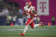 49ers trade for Chiefs receiver Skyy Moore, AP source says