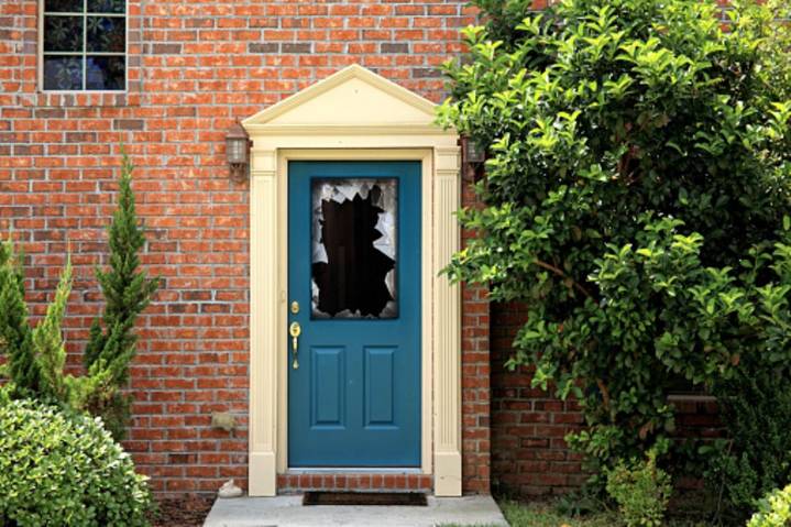 Illinois Cops Warn Of Social Media “Door Kick Challenge“