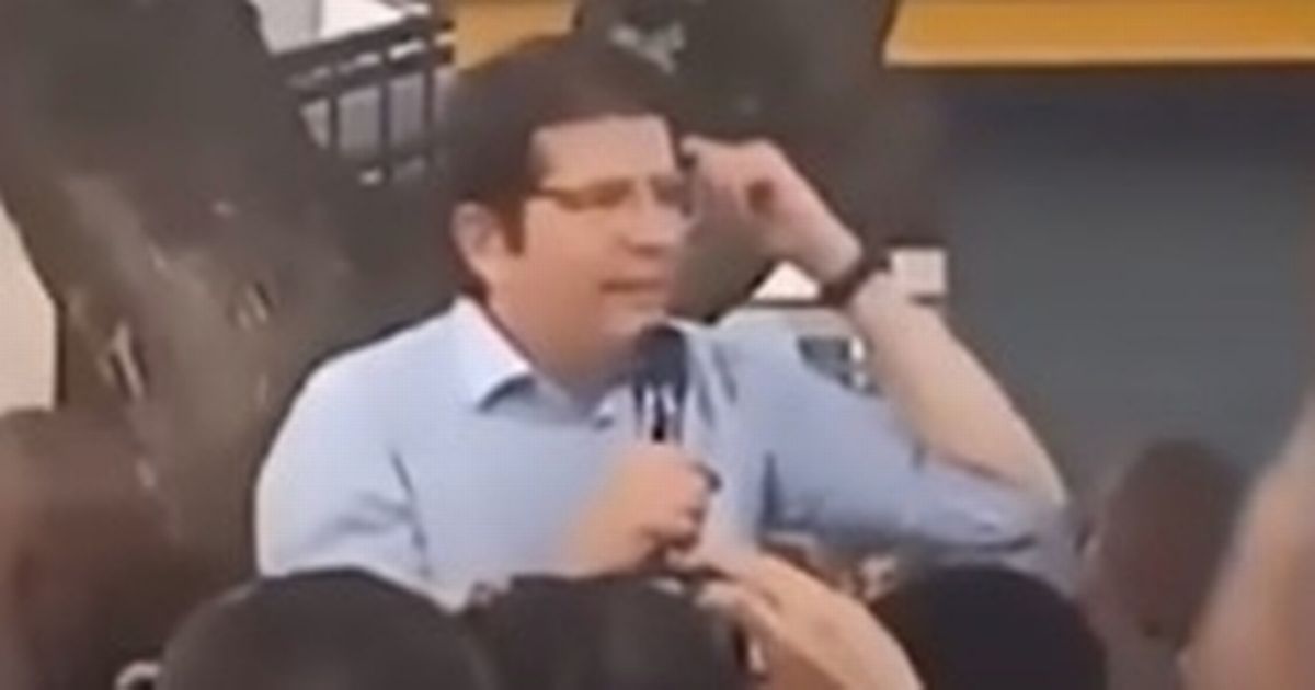Colombian presidential candidate dies after shooting at rally caught on video