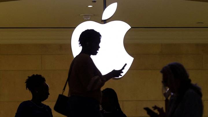 Apple invertirá 100.000 millones más en EE.UU. para evitar las tarifas de Trump