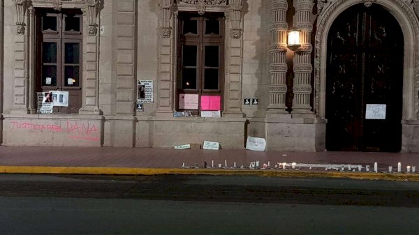 Amanece palacio de gobierno con pintas del grupo feminista