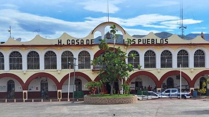 Asesinan en emboscada a al menos seis policías comunitarios de la UPOEG en Ayutla de los Libres, Guerrero