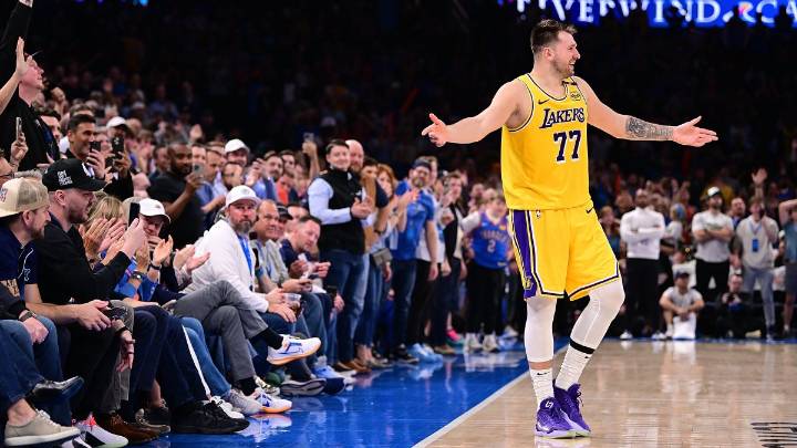 Luka Dončić agrees to a contract extension through 2028 with the Lakers, committing to his new team